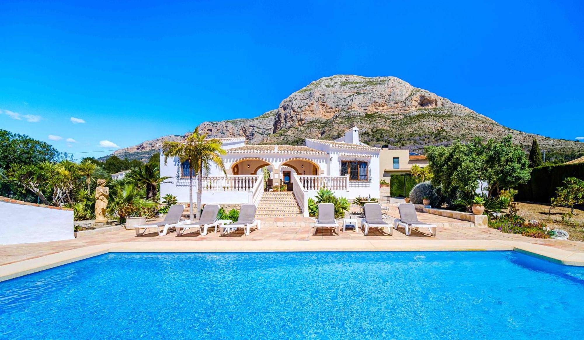 Villa Llamedos Montgo By Rock *